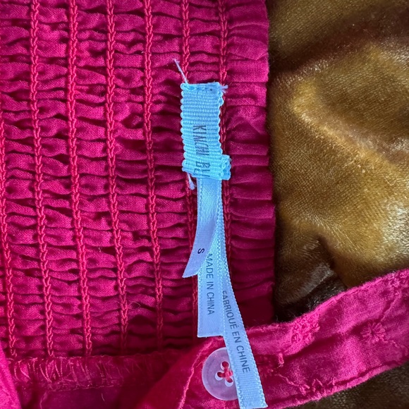 This tip is red. Vintage crop top - Picture 2 of 2